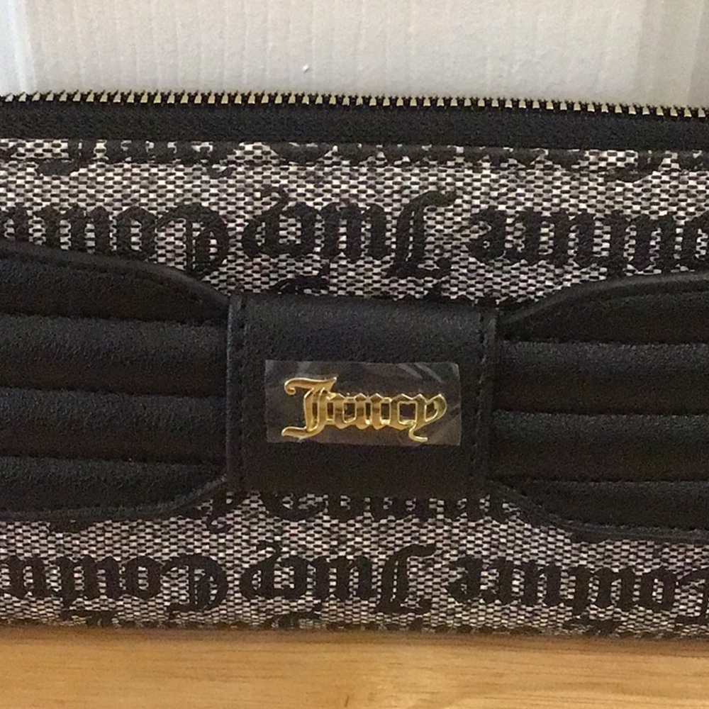 Juicy Couture Wallet - Picture 2 of 11